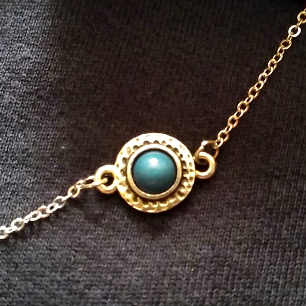 Dainty chain, clasp closure bracelet.
